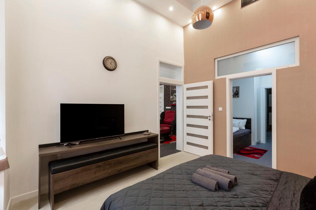 Exclusive Marilyn Apartment In The Heart Of บูดาเปสต์ ภายนอก รูปภาพ